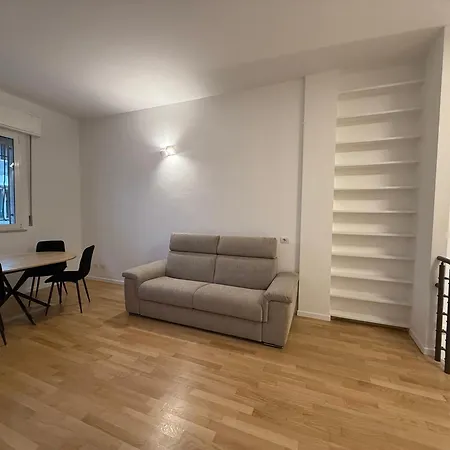 Chic Loft In Porta Venezia 밀라노